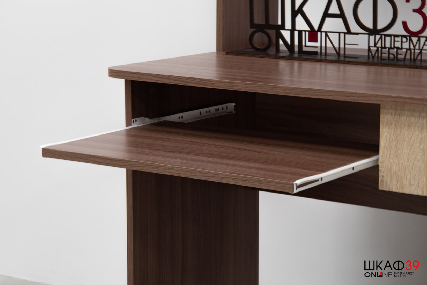 Стол компьютерный Грета-4, ясень шимо