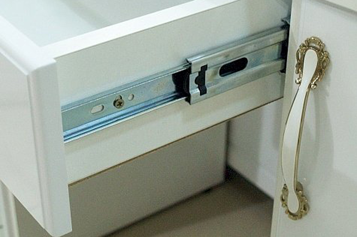 39 Шкаф комбинированный Виктория