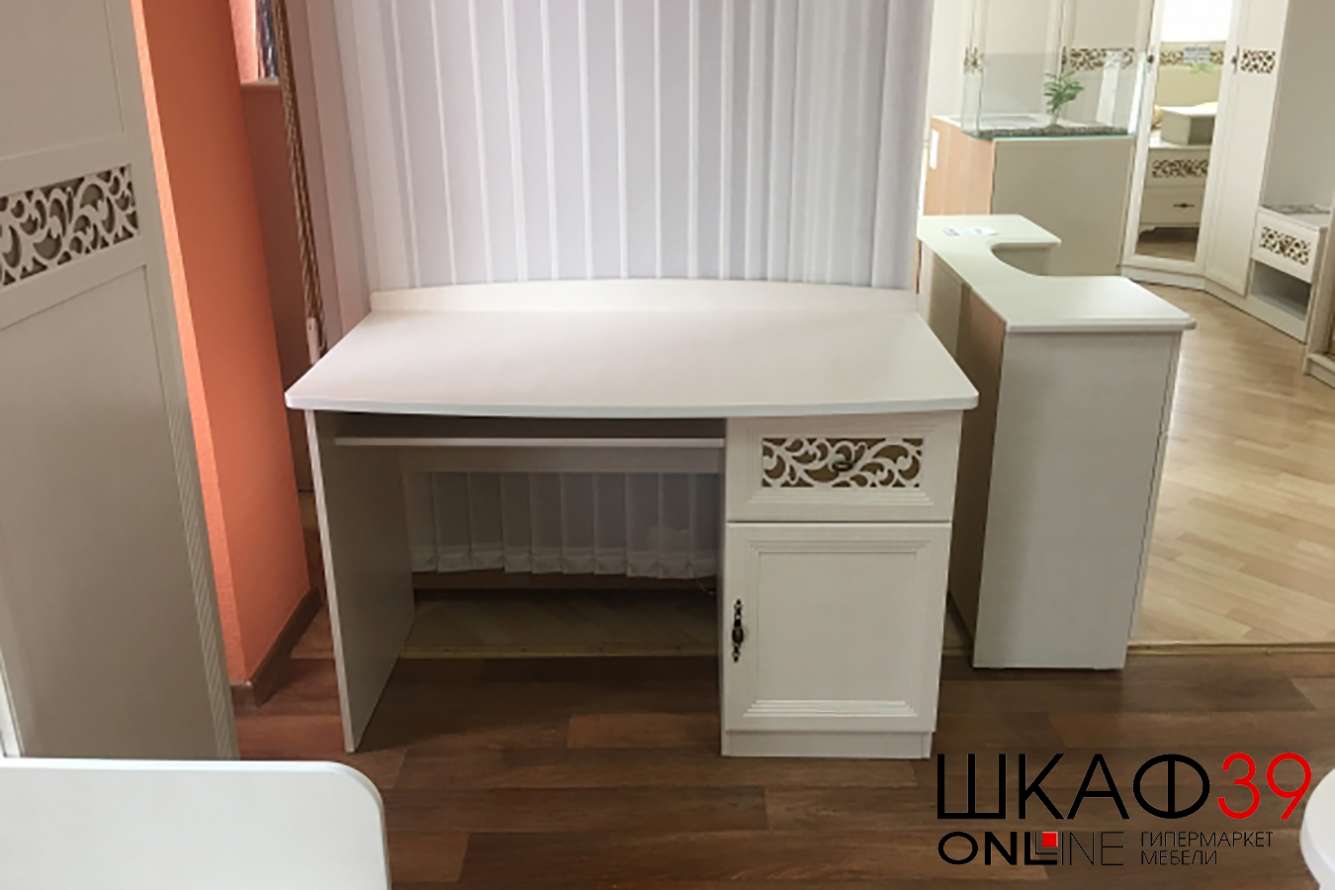 Стол письменный Ливадия Л22