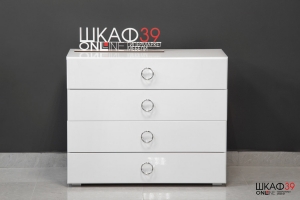 Глория Комод