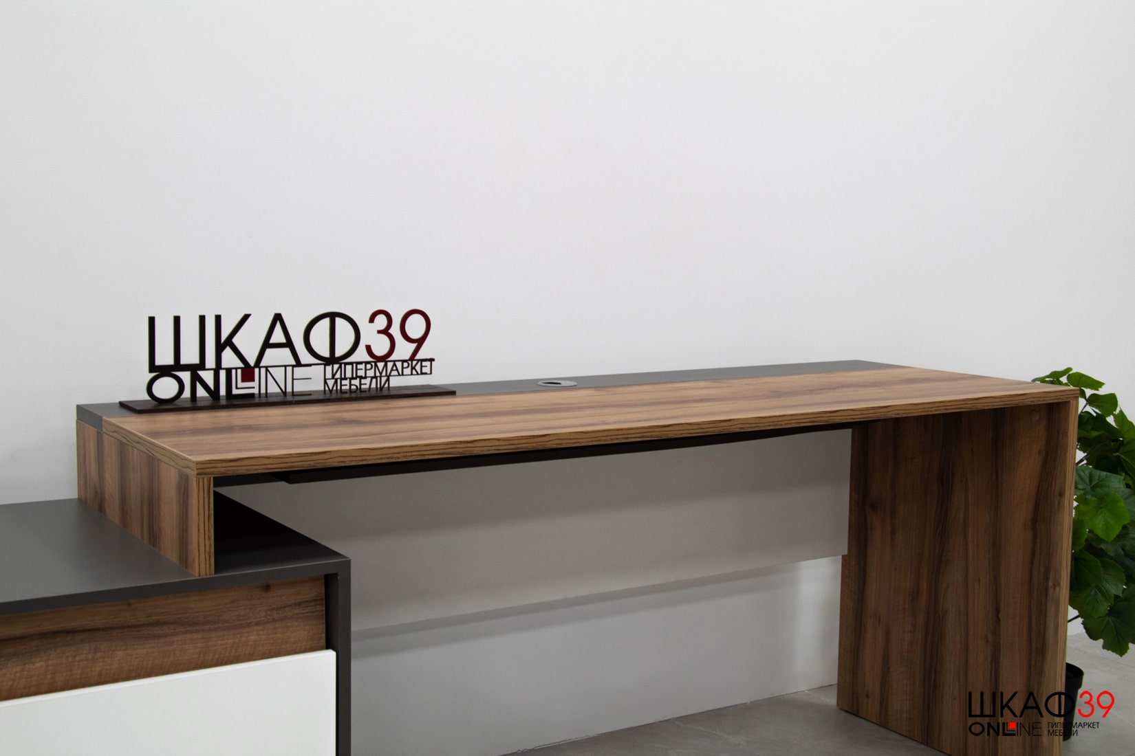 Гринвич 3+4 Стол письменный с тумбой