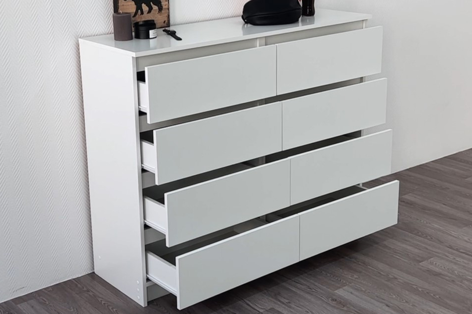 Челси Комод 8 ящиков Белый/Белый глянец