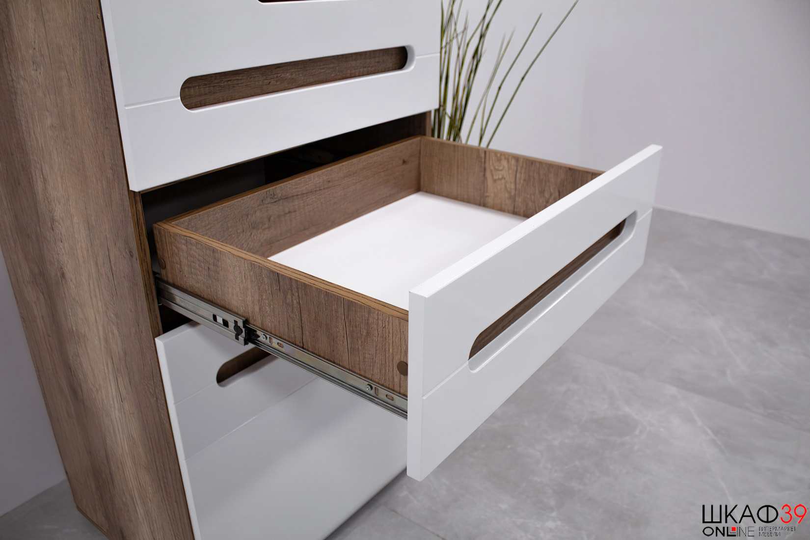 Шкаф для посуды Наоми ШК-23, белый глянец