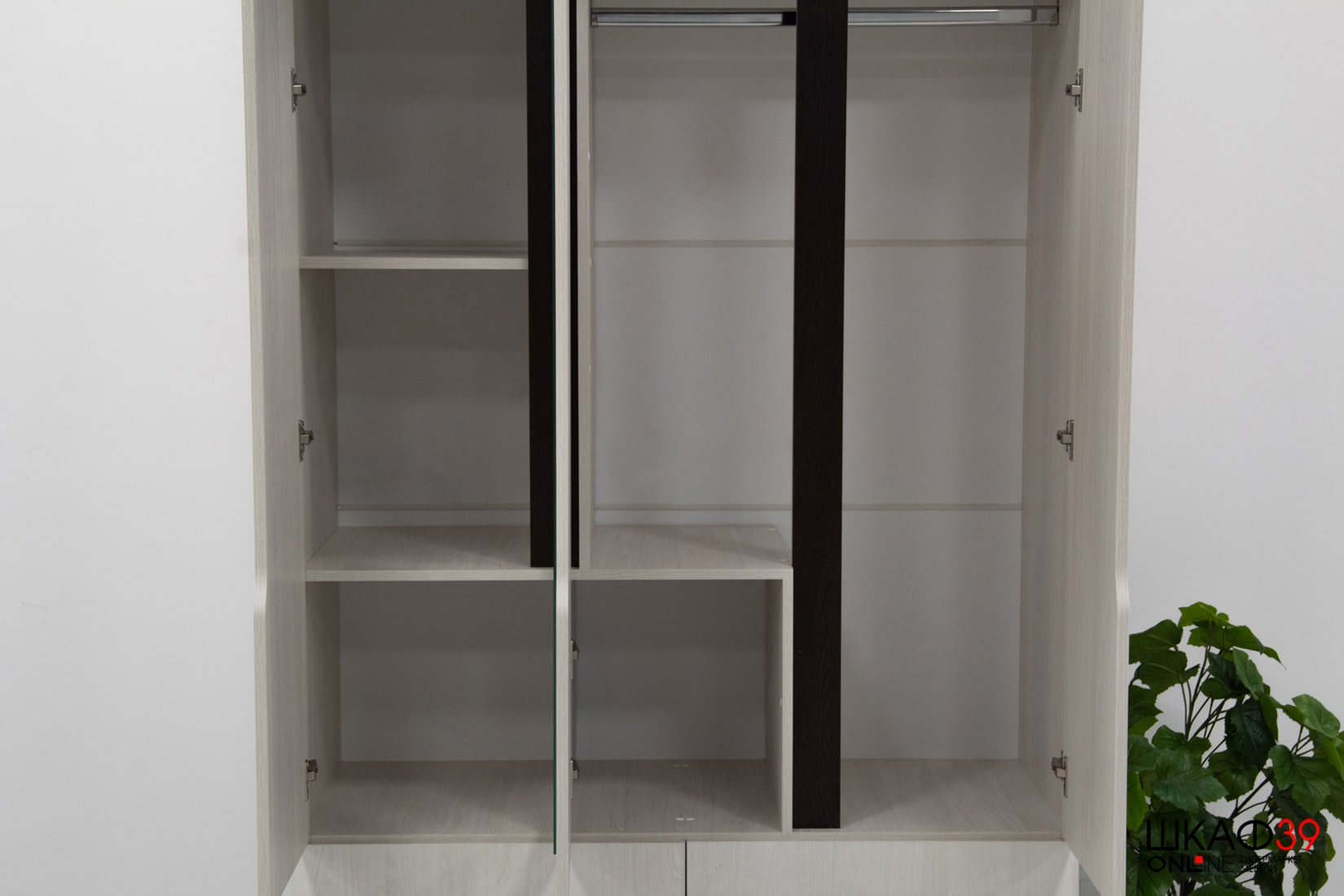 Валенсия Шкаф 3-х створчатый ШК 013 с ящиками анкор