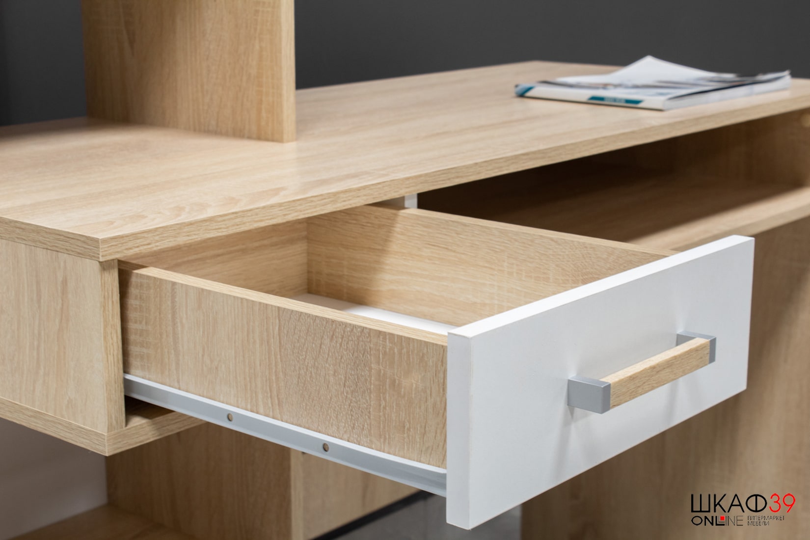 Стол компьютерный Квартет-8, дуб сонома/белый