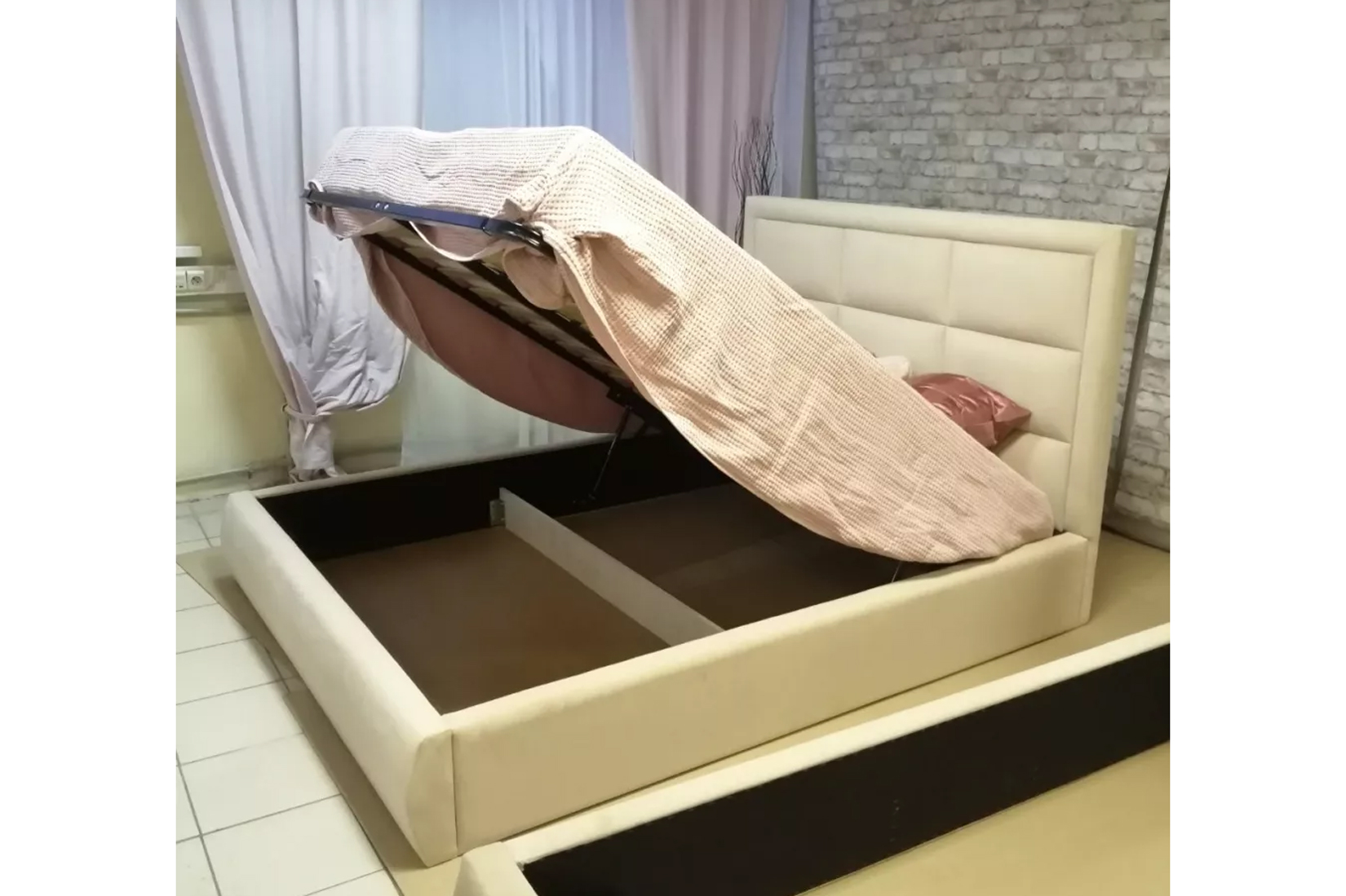 НЕО Кровать 140х200 с ПМ велюр бежевый