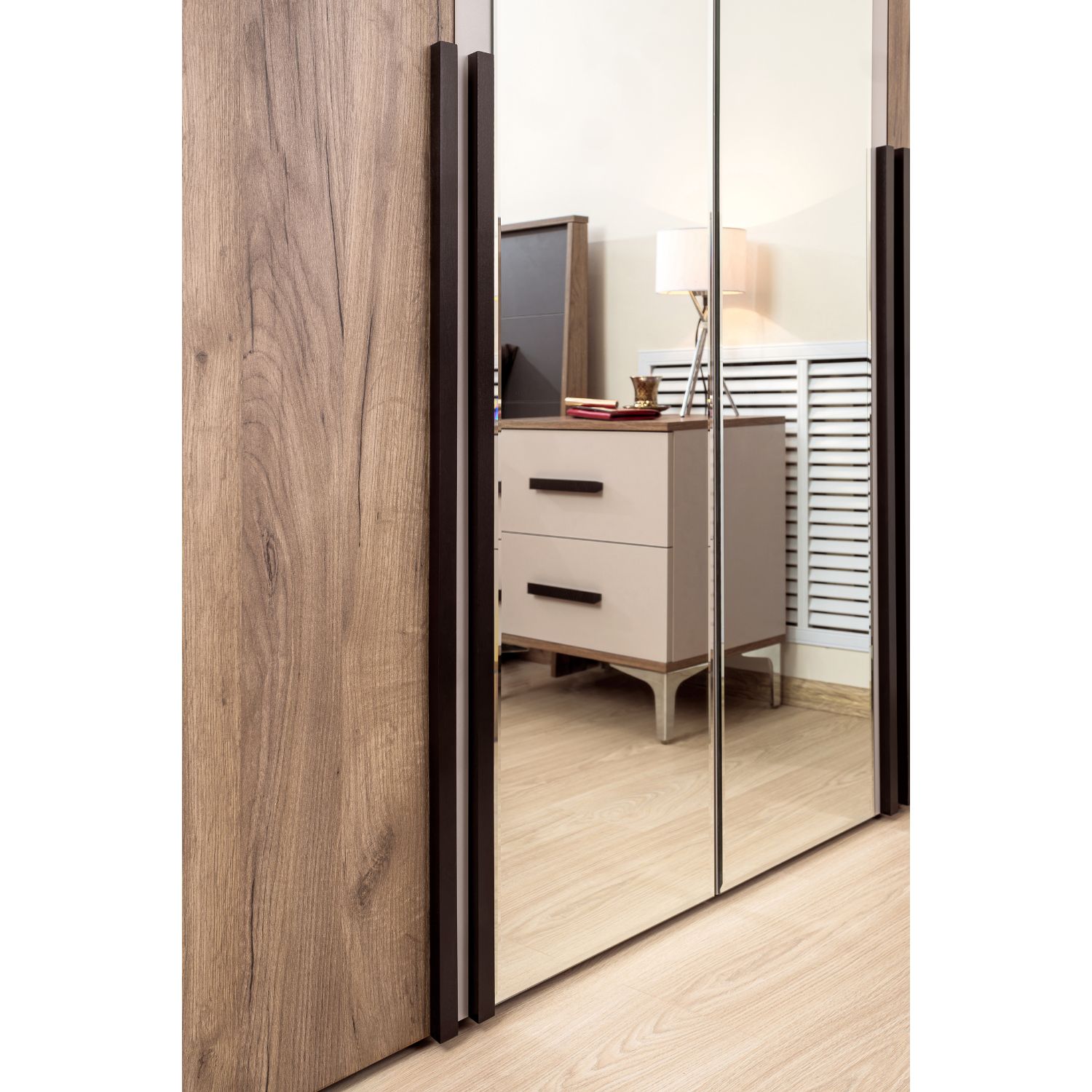 Шкаф для одежды и белья Кара 7