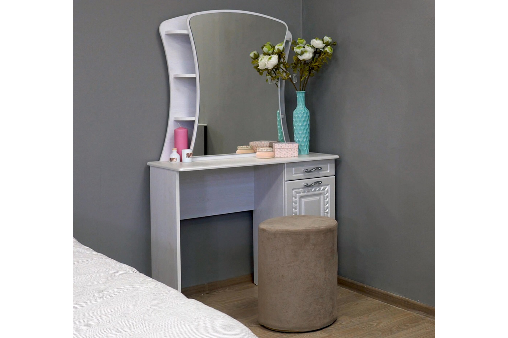 Столик туалетный Гертруда М6