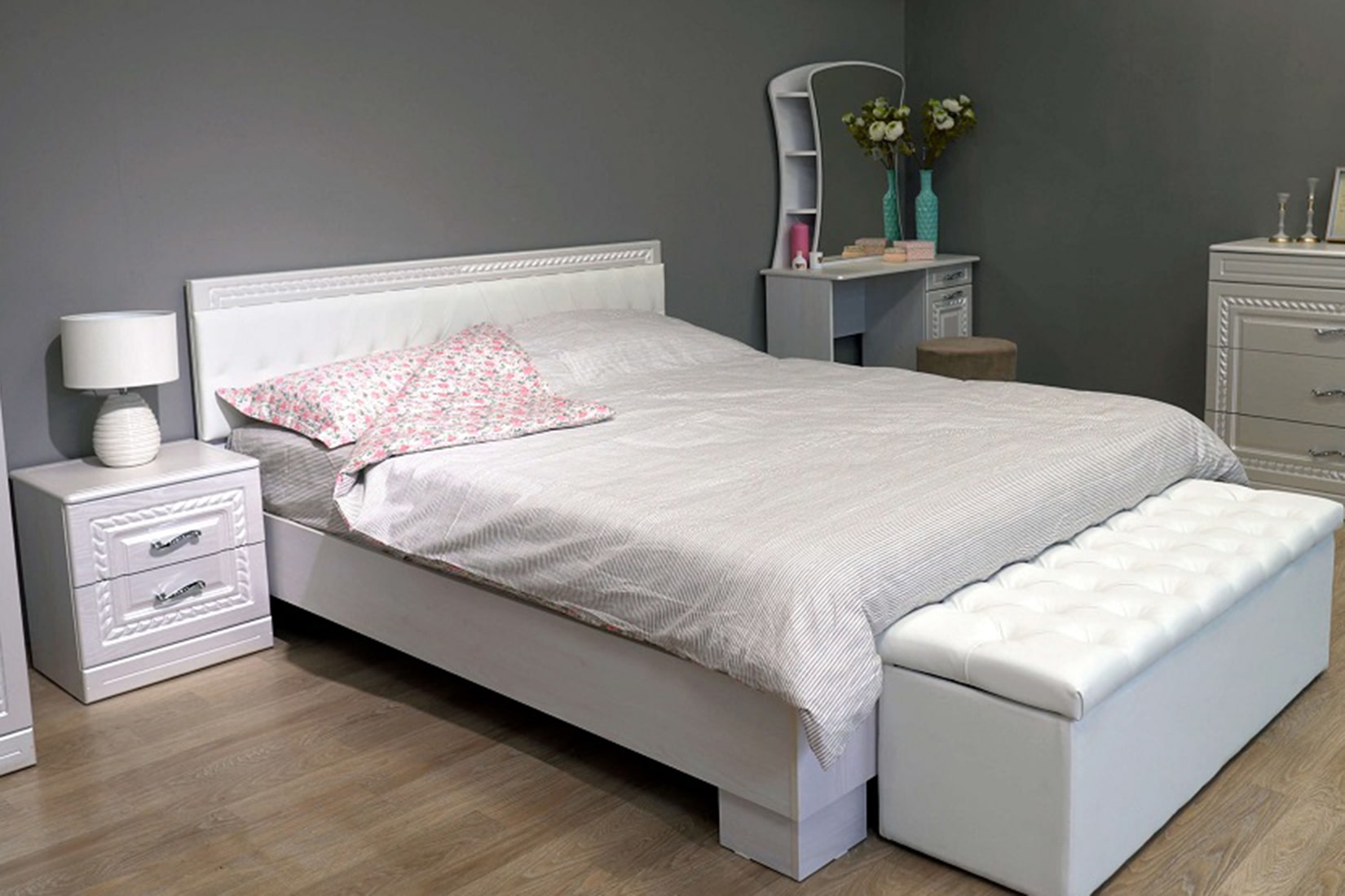 Столик туалетный Гертруда М6