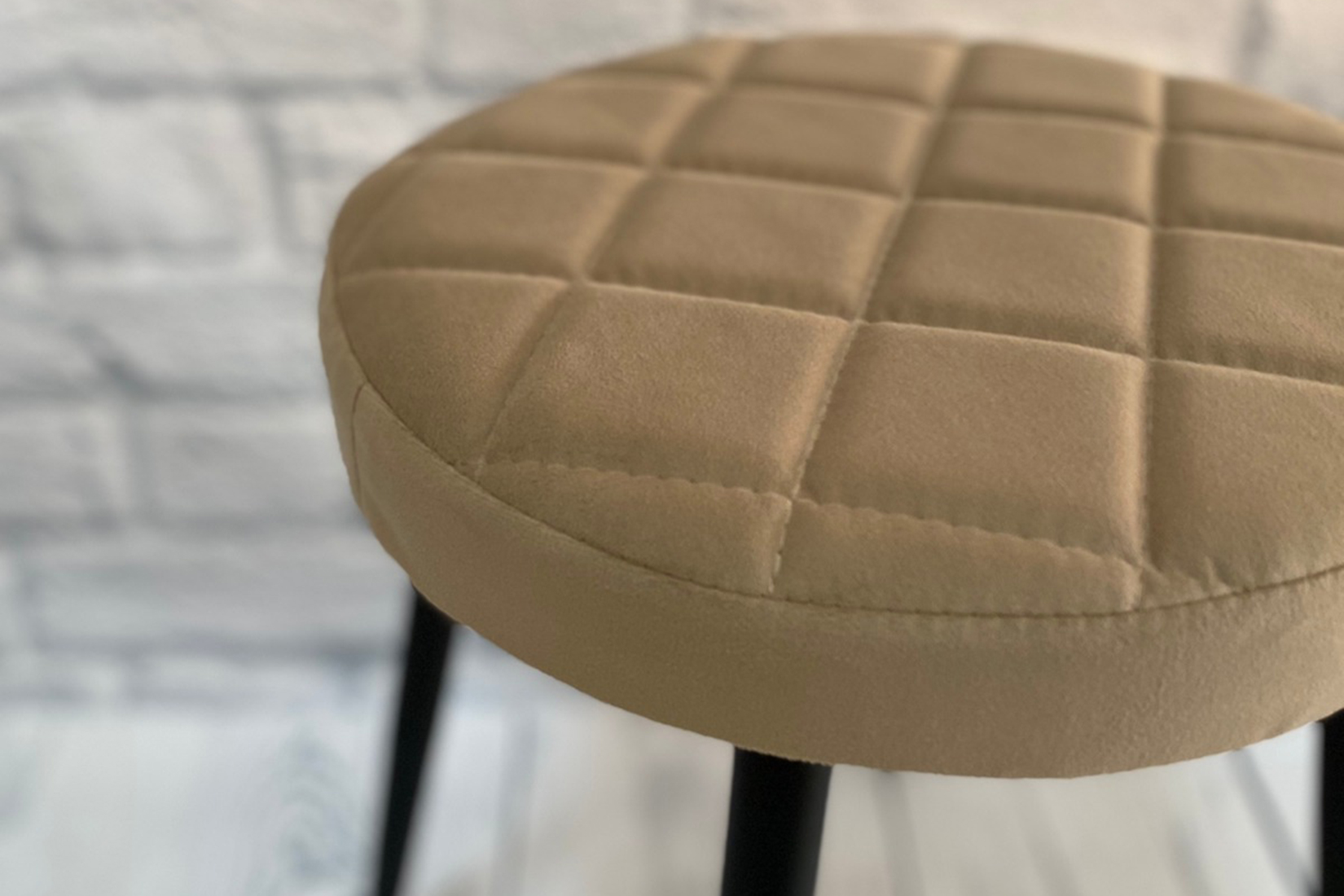 Хоби круг Табурет с прострочкой велюр velutto 05 кремовый/черный конус