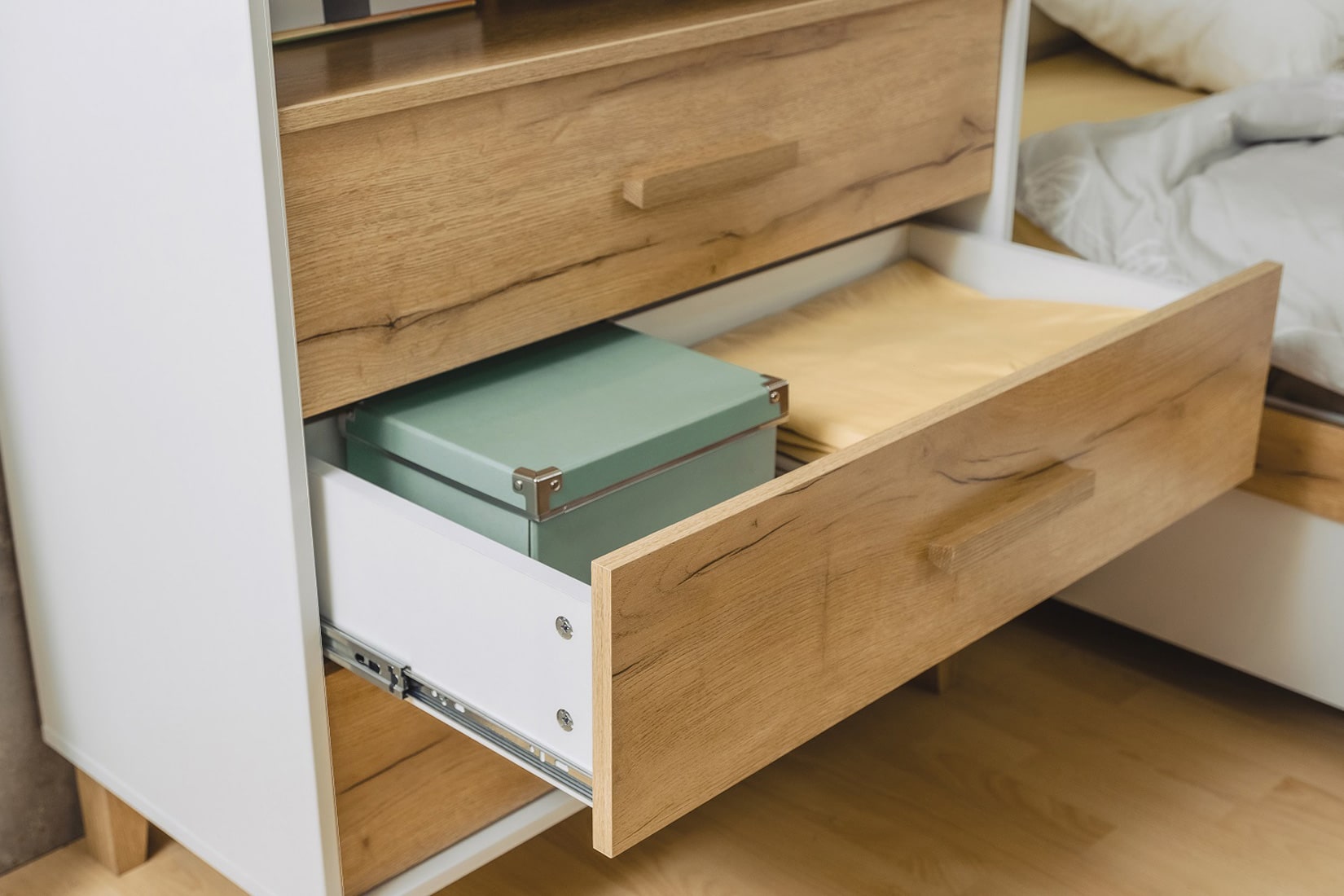 Айрис спальня модульная Белый/Дуб золотистый