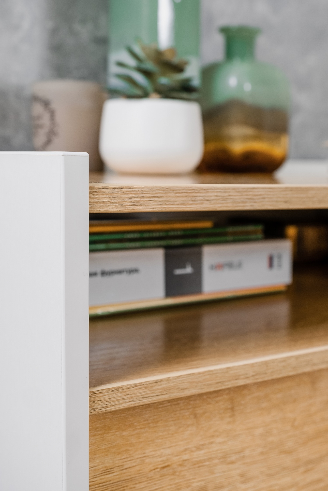 Комод на ножках Айрис 455, дуб