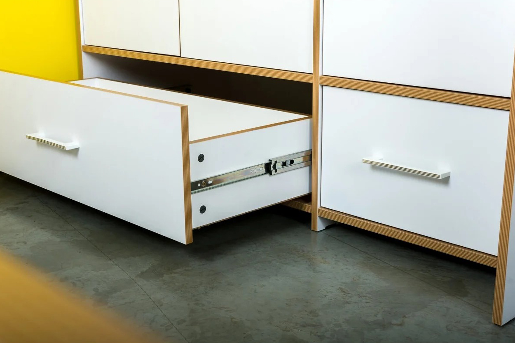 Вуди молодёжная комната Белый премиум/Дуб крафт золотой/Саванна латте