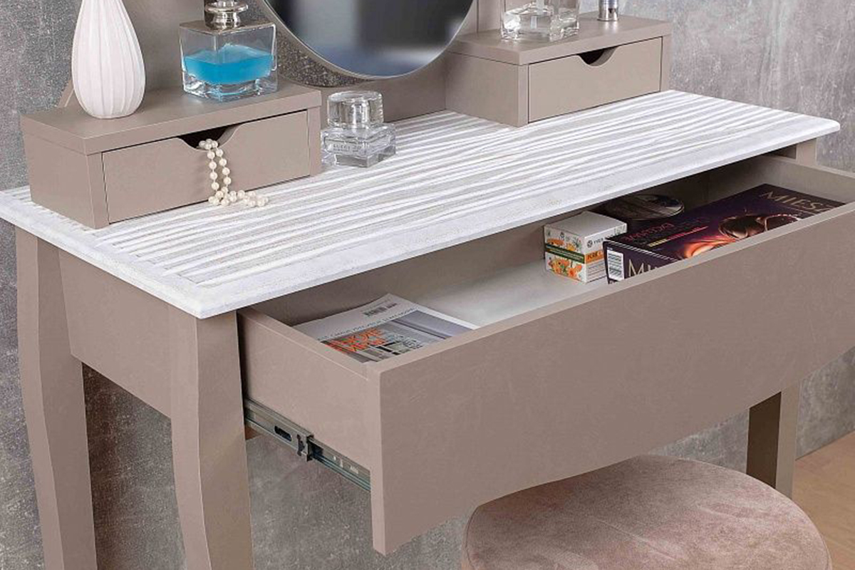 Столик туалетный Brownie 43