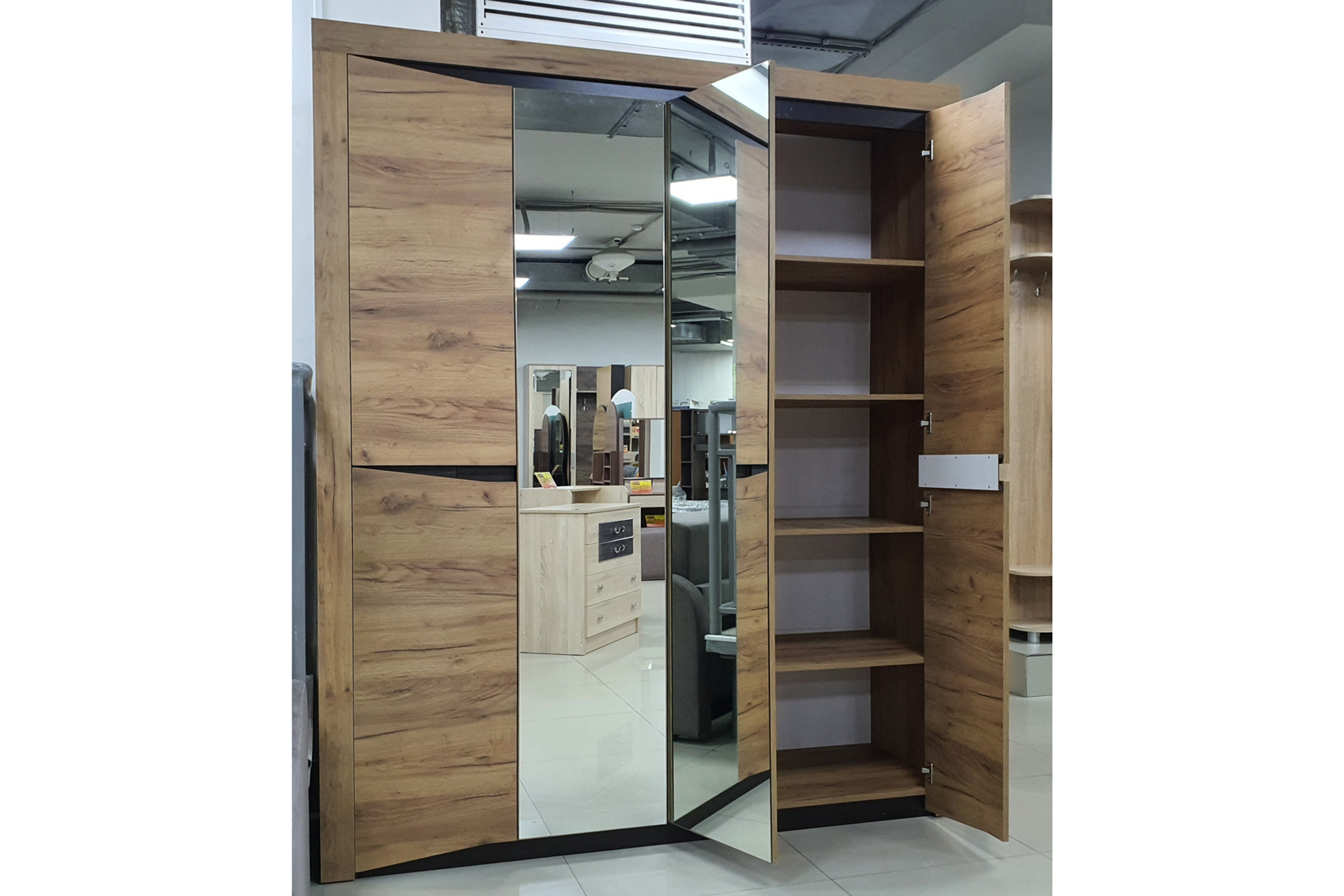 Паола ШК 703 Шкаф 4-х дв.  Дуб крафт золотой